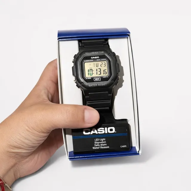 Reloj Casio resistente al agua con alarma